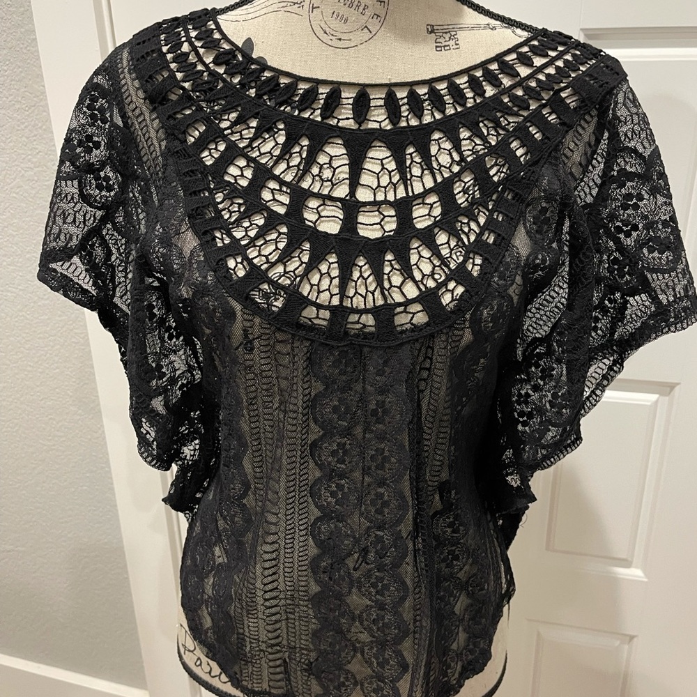Women’s Maurices lace top.